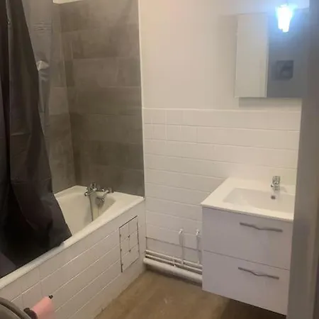 Studio Meuble A Proximite Gare Apartmán *